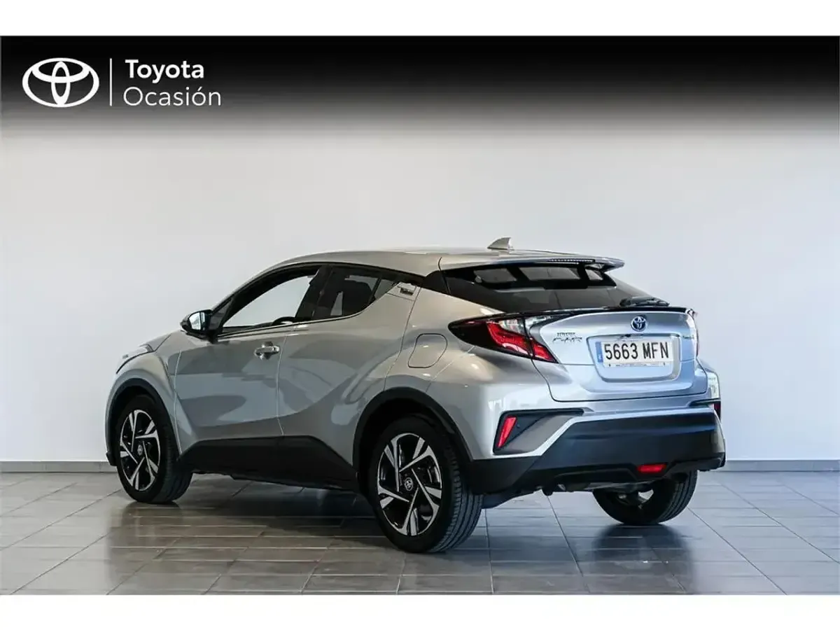 Usado Toyota C-HR Advance 122 CV (89 kW) 2023 Gris SUV