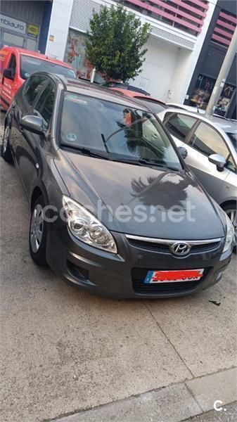 Gris / plata Usado 2008 Hyundai i30 Comfort Berlina | 4700 € (Precio justo) - Imagen 1/4