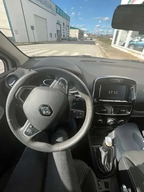 Usado Renault Clio Business 90 CV (66 kW) 2019 Blanco Utilitario