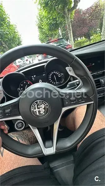 Usado Alfa Romeo Giulia Super 150 CV (110 kW) 2017 Gris / plata Berlina