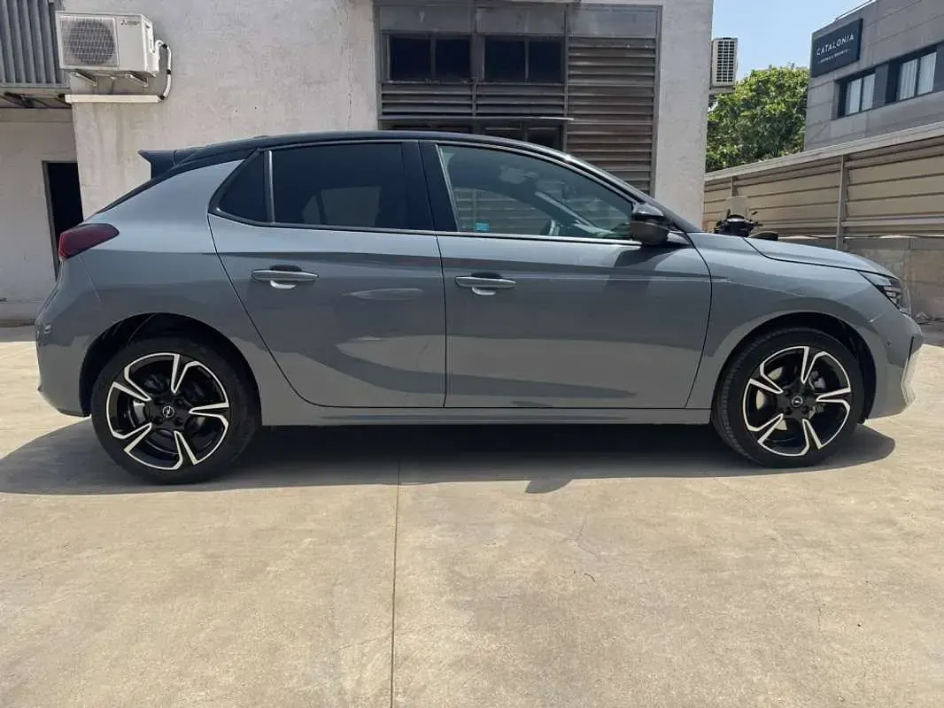 Usado Opel Corsa 136 CV (100 kW) 2025 Gris Utilitario
