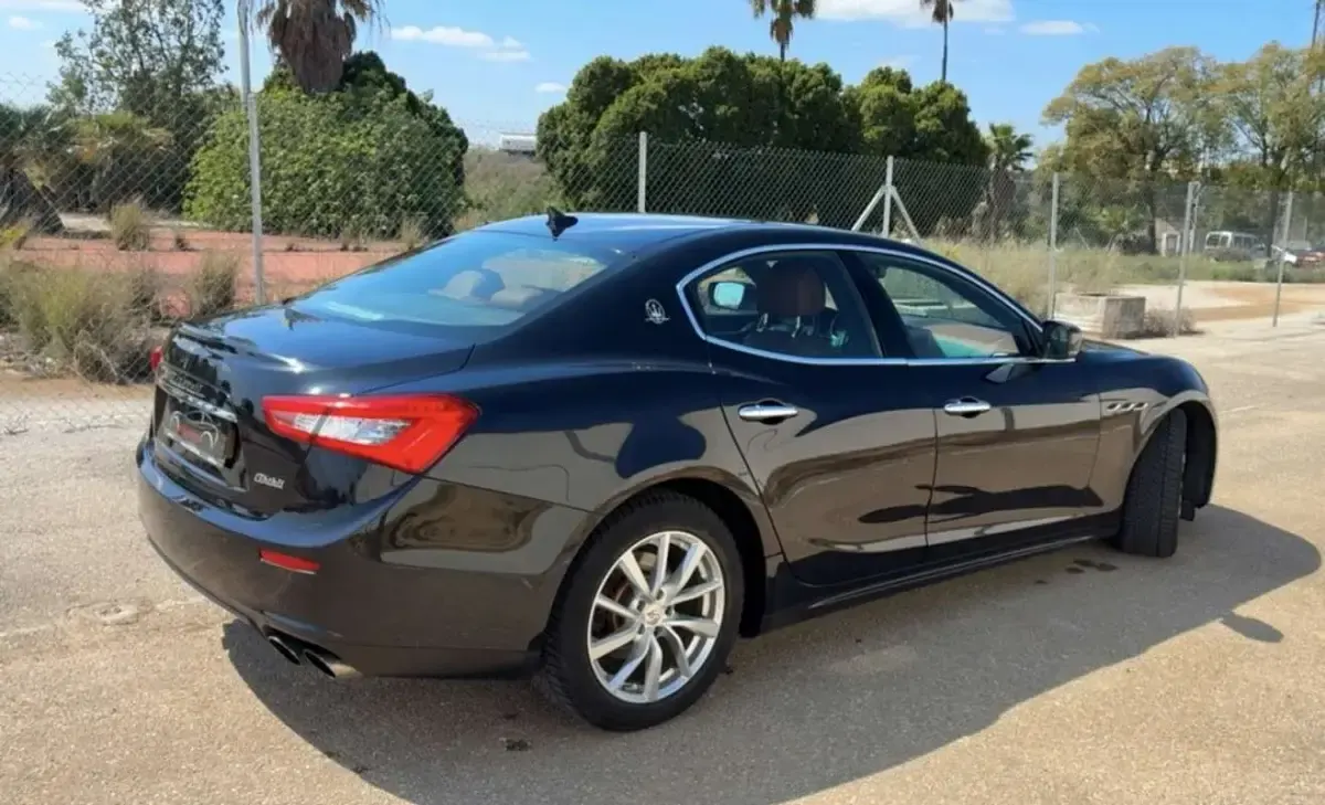 Usado Maserati Ghibli 275 CV (202 kW) 2015 Negro Berlina