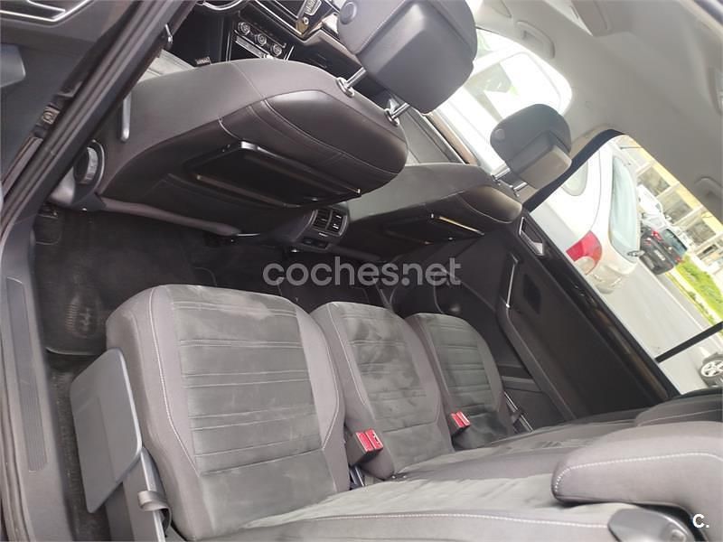 Usado VW Touran Sportline 115 CV (84 kW) 2016 Negro Monovolumen
