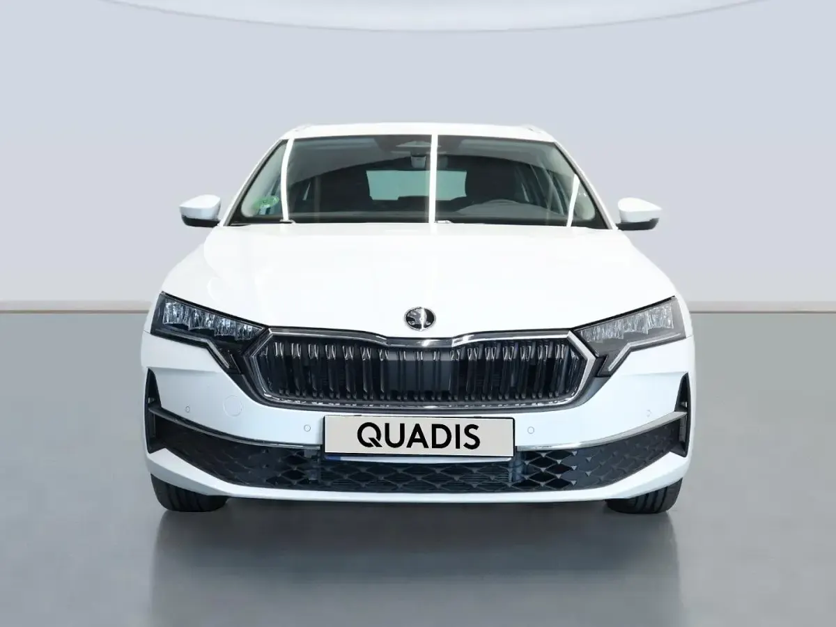 Usado Skoda Octavia Selection 116 CV (85 kW) 2026 Blanco Familiar