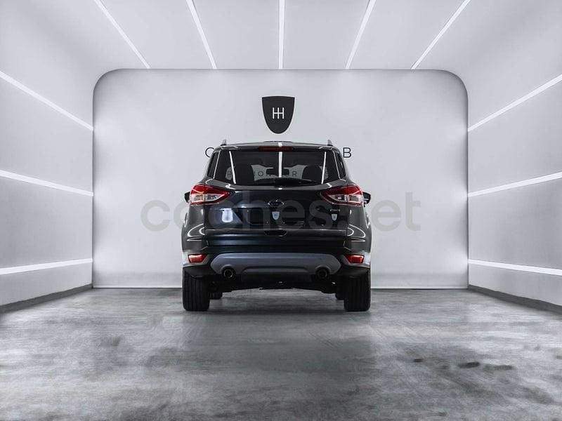 Usado Ford Kuga Trend 150 CV (110 kW) 2014 Gris / plata SUV