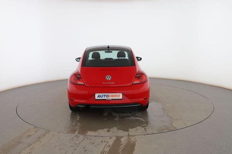 Usado VW Beetle Design 105 CV (77 kW) 2017 Rojo Berlina