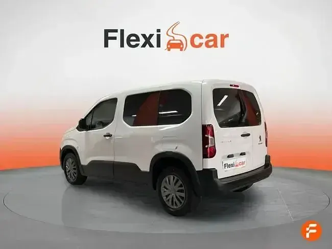 Begagnad Peugeot Rifter GT 131 HK (96 kW) 2023 Vit Minibuss