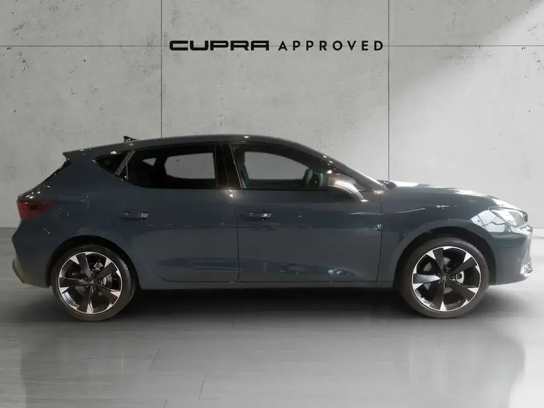 Usado Cupra Leon 150 CV (110 kW) 2025 Azul Utilitario
