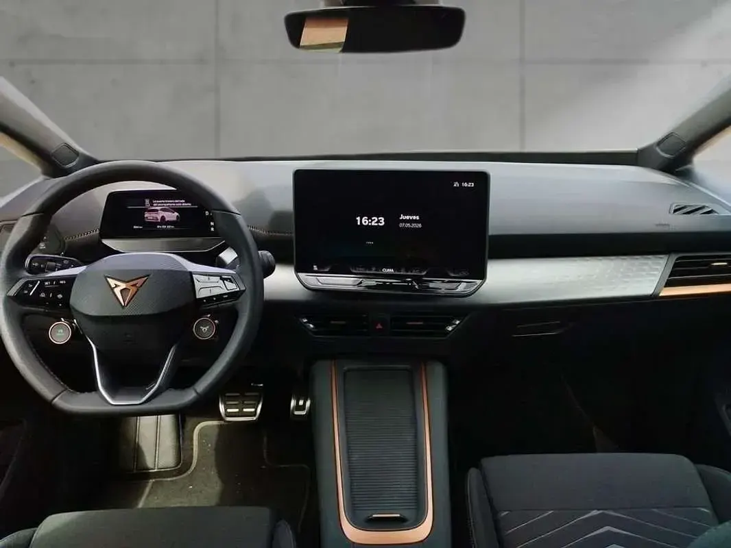 Usado Cupra Born e-Boost 169 kW (231 CV) 2025 Gris Utilitario