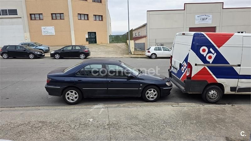 Usado Peugeot 406 110 CV (80 kW) 1999 Azul Berlina