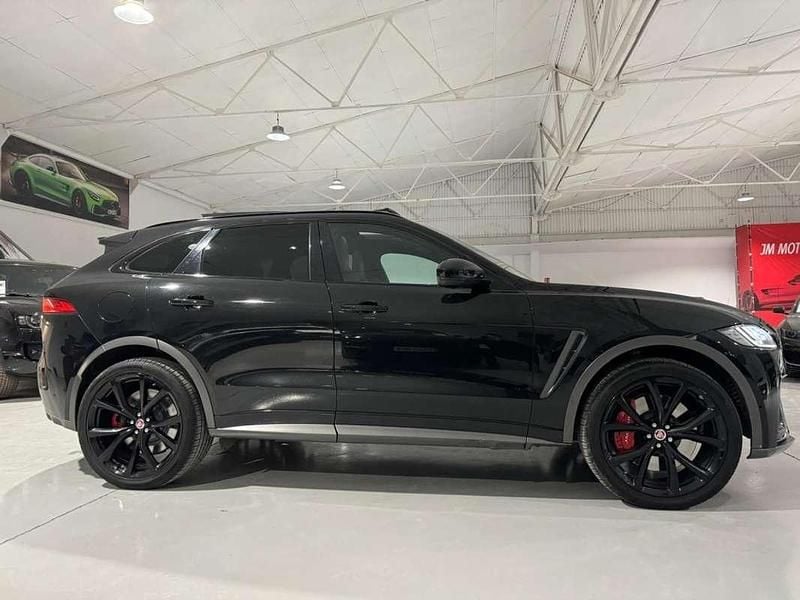 Usado Jaguar F-Pace SVR 551 CV (405 kW) 2019 Negro SUV