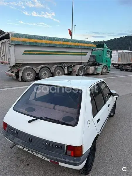 Usado Peugeot 205 GTi 85 CV (62 kW) 1988 Blanco Berlina