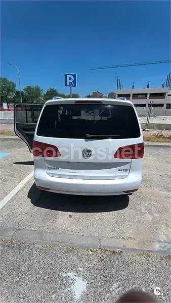 Usado VW Touran Advance 140 CV (102 kW) 2013 Blanco Monovolumen
