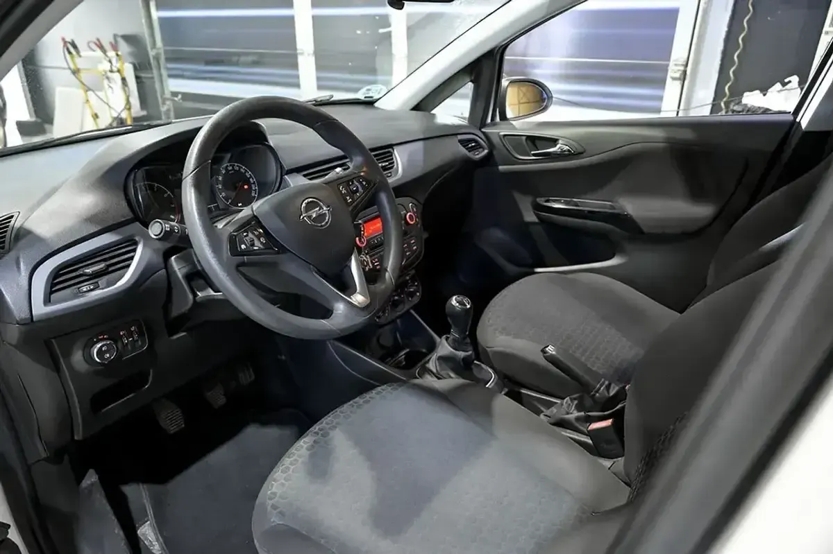 Usado Opel Corsa Edition 75 CV (55 kW) 2019 Blanco Utilitario