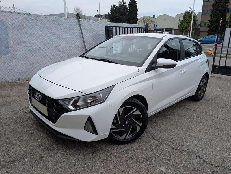 Usado Hyundai i20 101 CV (74 kW) 2022 Blanco Utilitario
