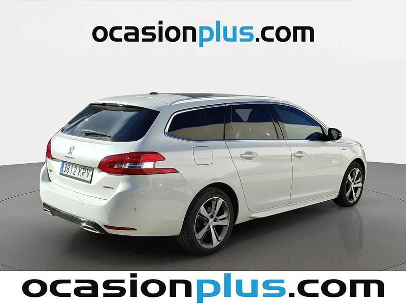 Usado Peugeot 308 GT-line 130 CV (95 kW) 2018 Blanco Familiar