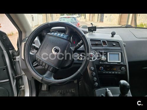 Gris / plata Usado 2008 Ssangyong (KGM) Kyron Limited SUV | 3900 € (Precio justo) - Imagen 1/4