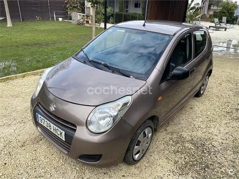 Beige Usado 2011 Suzuki Alto GL Utilitario | 2500 € (Buen precio) - Imagen 1/4