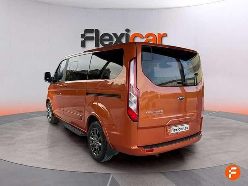 Usado Ford Tourneo Titanium X 185 CV (136 kW) 2022 Naranja Monovolumen