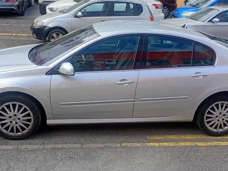 Usado Renault Laguna III Dynamique 150 CV (110 kW) 2007 Gris / plata Familiar