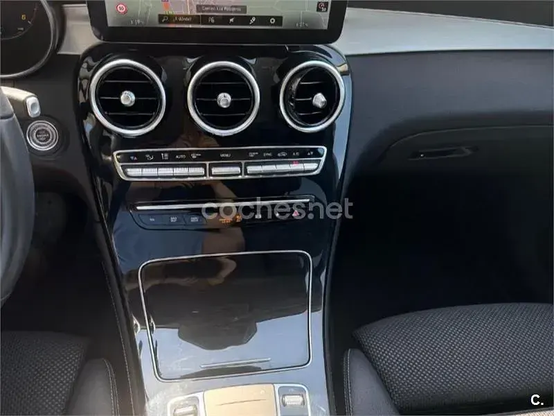 Usado Mercedes GLC200 163 CV (119 kW) 2020 Negro SUV