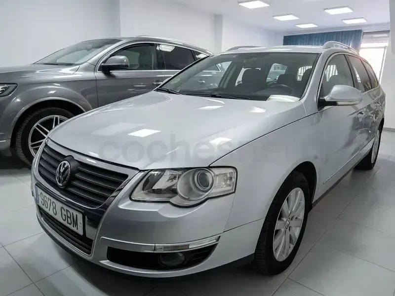 Usado VW Passat Advance 140 CV (102 kW) 2008 Gris / plata Familiar