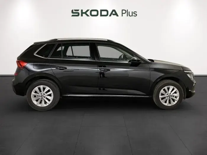 Usado Skoda Kamiq Selection 115 CV (84 kW) 2025 Negro SUV