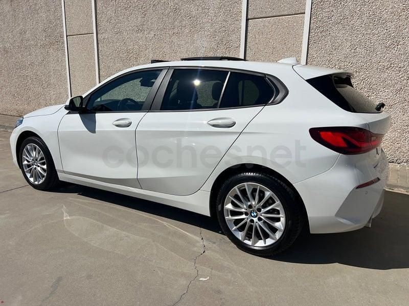 Usado BMW 118 Comfort Edition 136 CV (100 kW) 2022 Blanco Utilitario