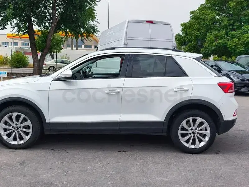 Usado VW T-Roc Life 150 CV (110 kW) 2023 Blanco SUV