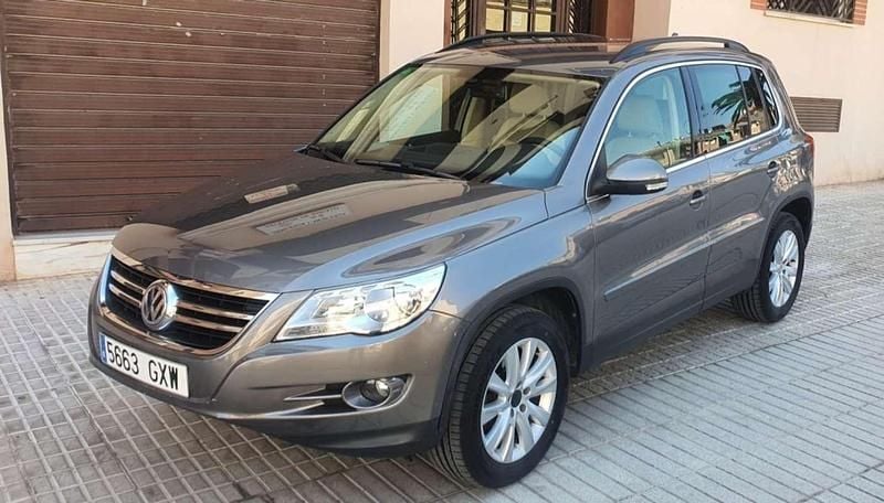 Gris Usado 2010 VW Tiguan SUV | 7950 € (Buen precio) - Imagen 1/4