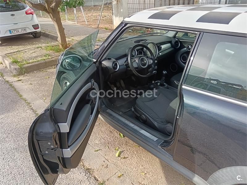 Usado Mini ONE 90 CV (66 kW) 2007 Negro Utilitario
