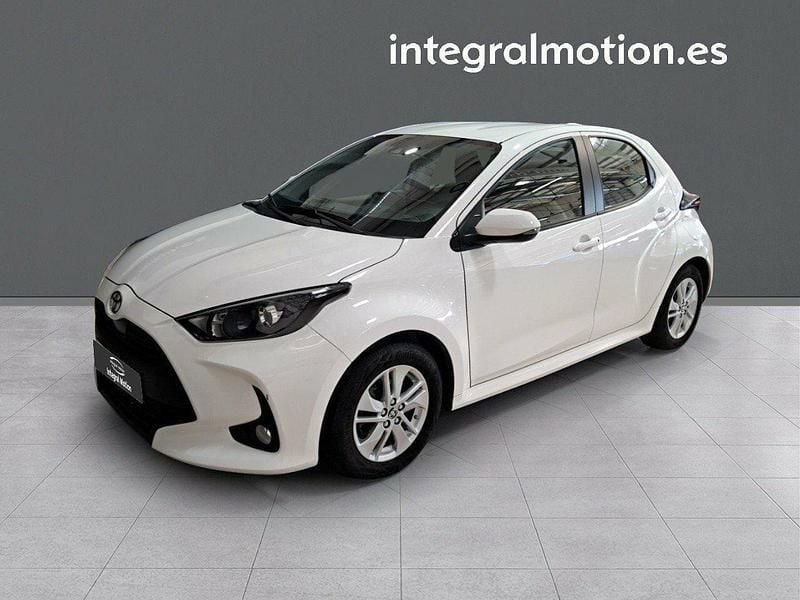 Blanco Usado 2024 Toyota Yaris Edition Berlina | 19.990 € (Precio justo) - Imagen 1/4