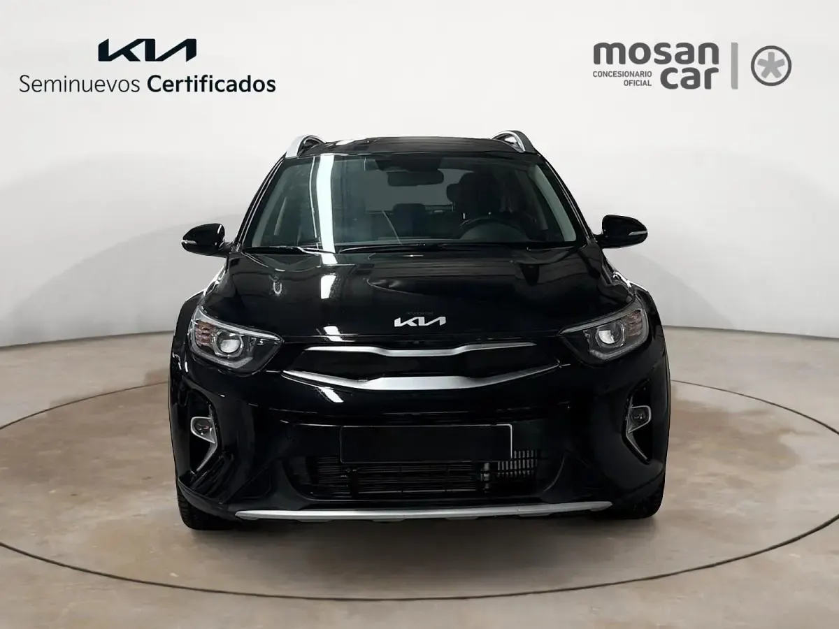Usado Kia Stonic 84 CV (61 kW) 2023 Negro perla SUV