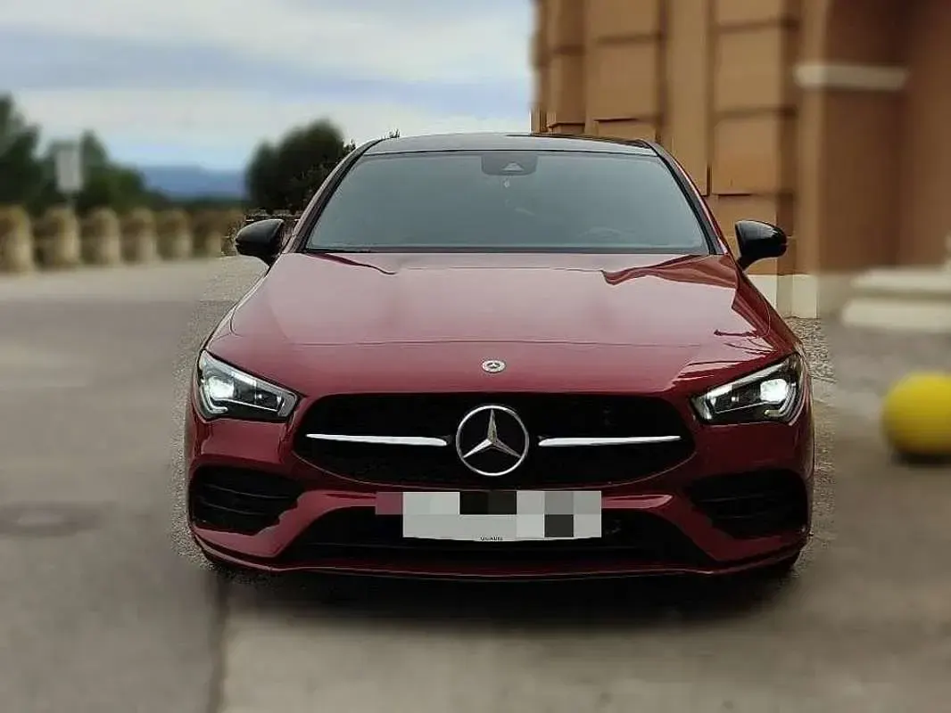 Usado Mercedes CLA220 Shooting Brake 190 CV (139 kW) 2022 Rojo Familiar