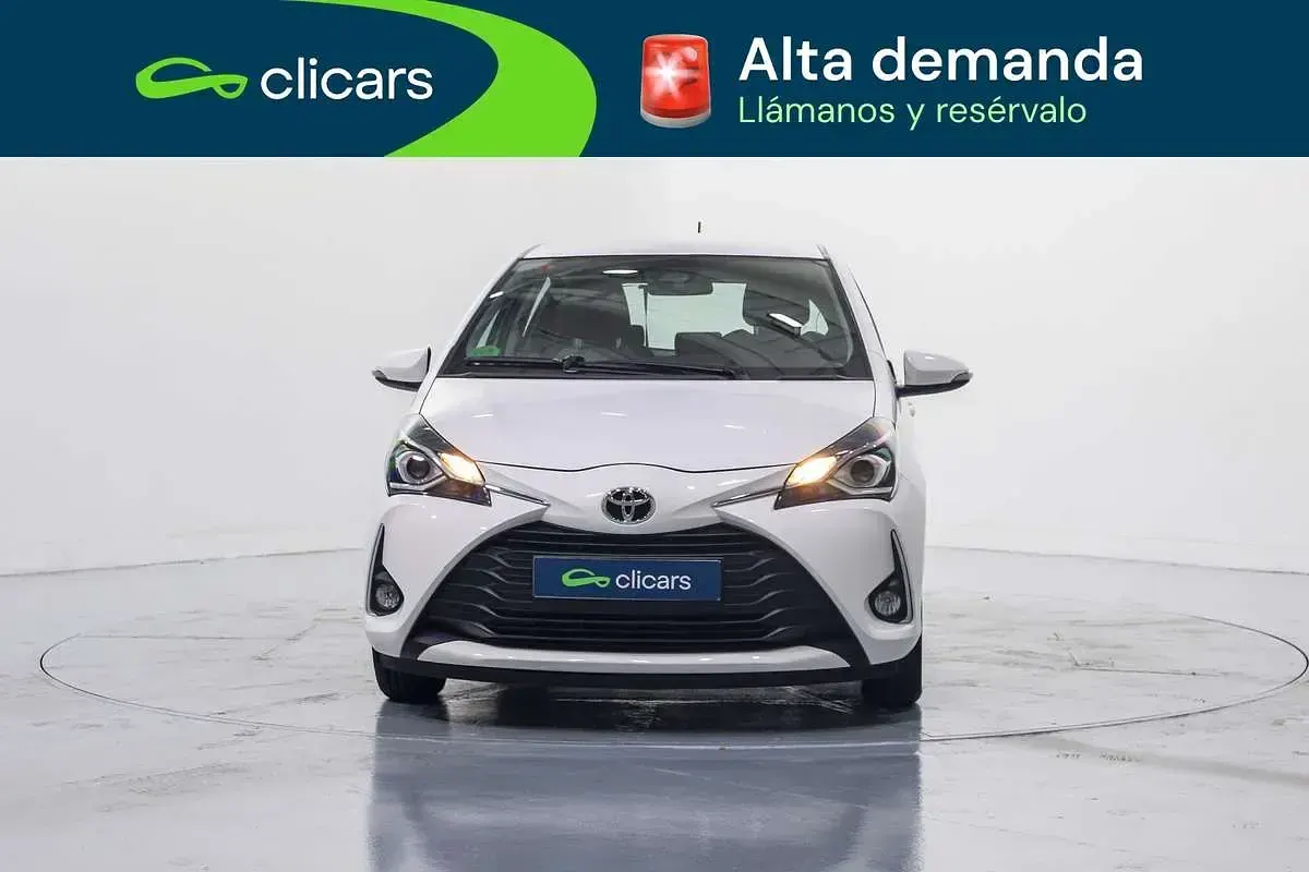 Usado Toyota Yaris Active 69 CV (50 kW) 2018 Blanco Utilitario