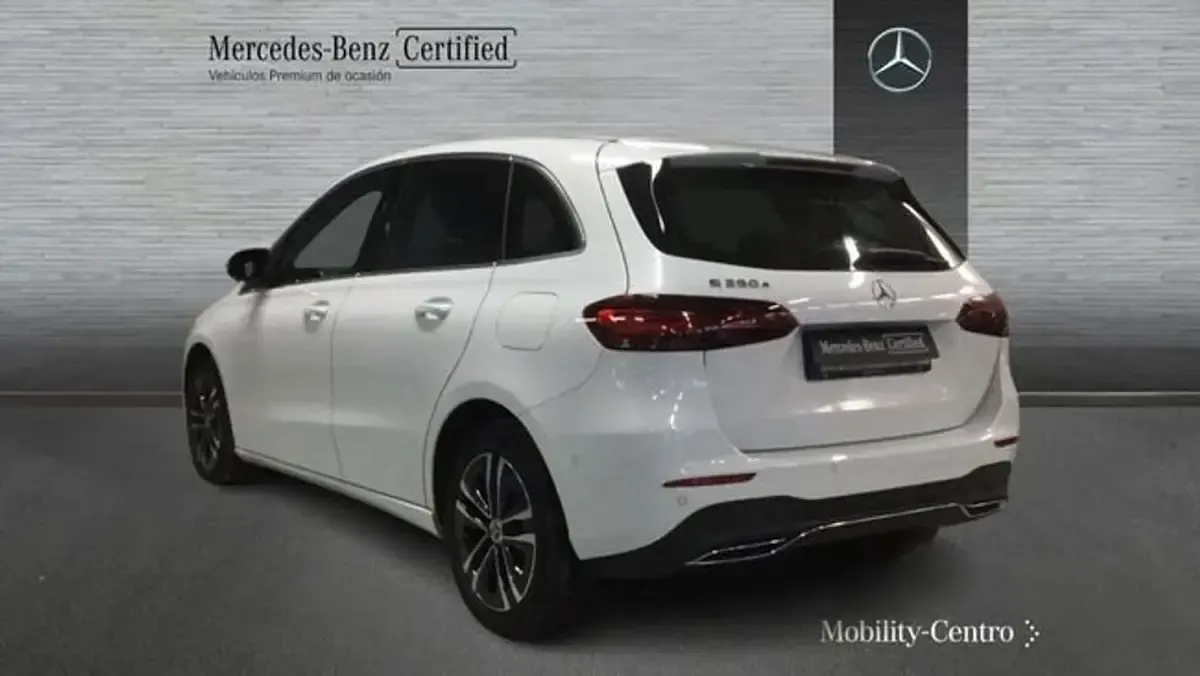 Usado Mercedes B250 219 CV (161 kW) 2024 Blanco Utilitario