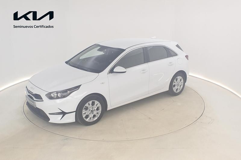 Usado Kia Ceed 100 CV (73 kW) 2025 Blanco Utilitario
