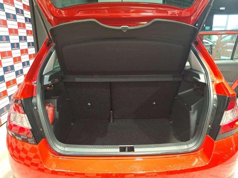 Usado Skoda Fabia Active 75 CV (55 kW) 2020 Rojo Utilitario