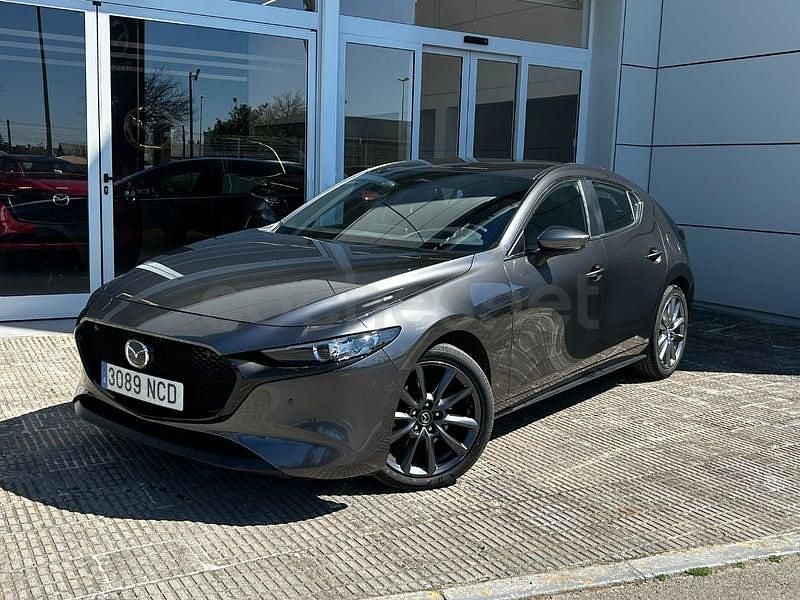 Usado Mazda 3 Center-Line 140 CV (102 kW) 2025 Gris / plata Berlina