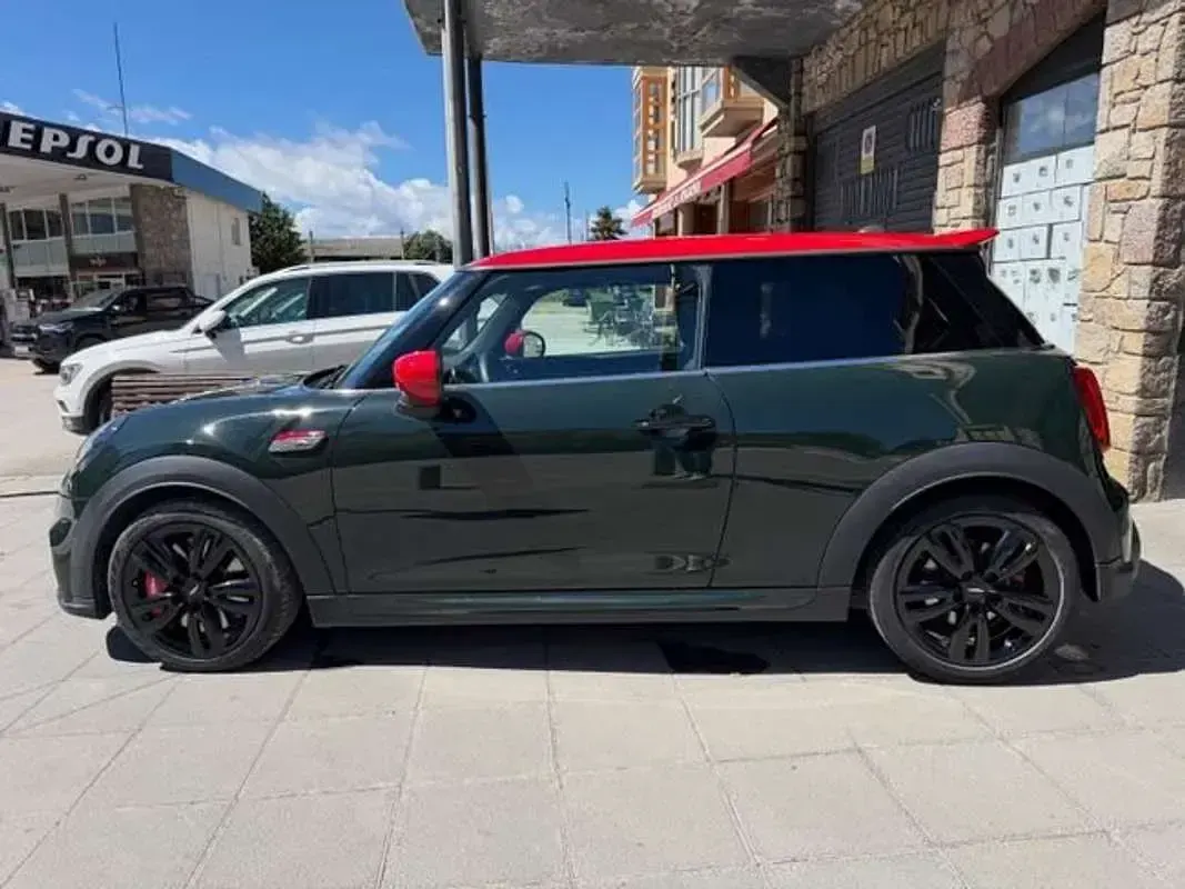 Usado Mini John Cooper Works 306 CV (225 kW) 2023 Verde Utilitario