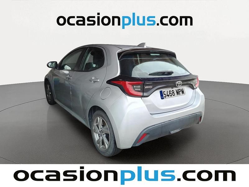 Usado Toyota Yaris Hybrid Active 116 CV (85 kW) 2024 Gris Berlina