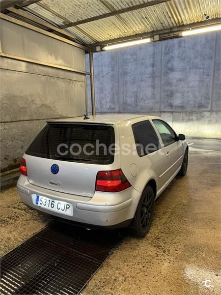 Gris / plata Usado 2003 VW Golf IV Berlina | 2200 € (Buen precio) - Imagen 1/4