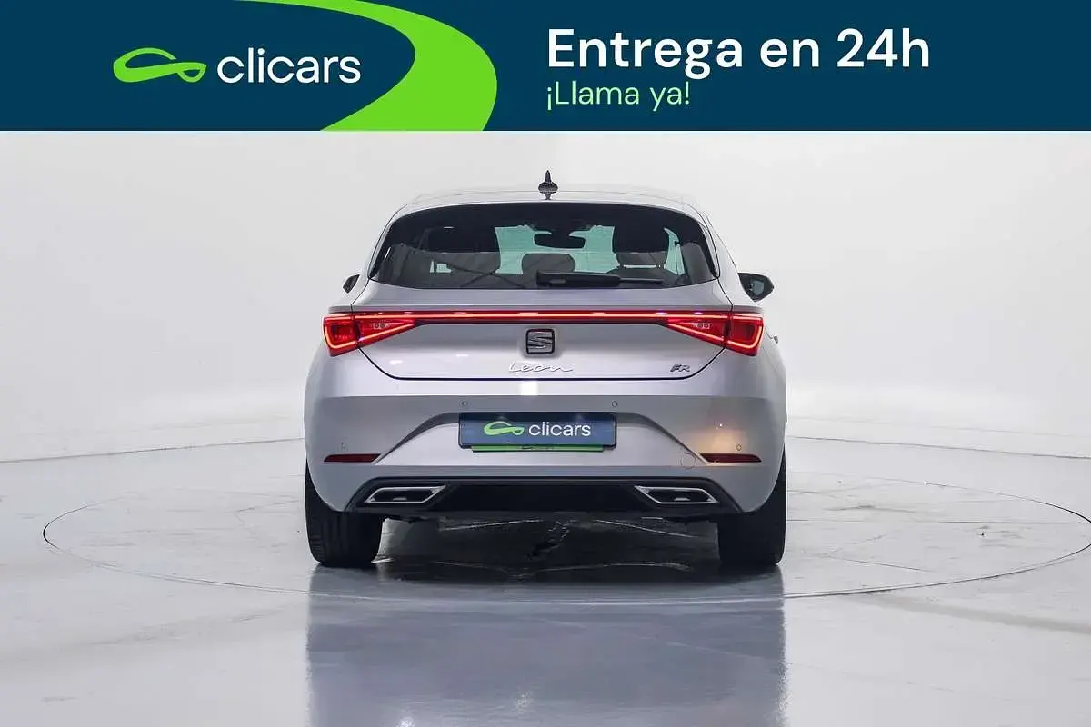 Usado Seat Leon FR 131 CV (96 kW) 2023 Gris Utilitario