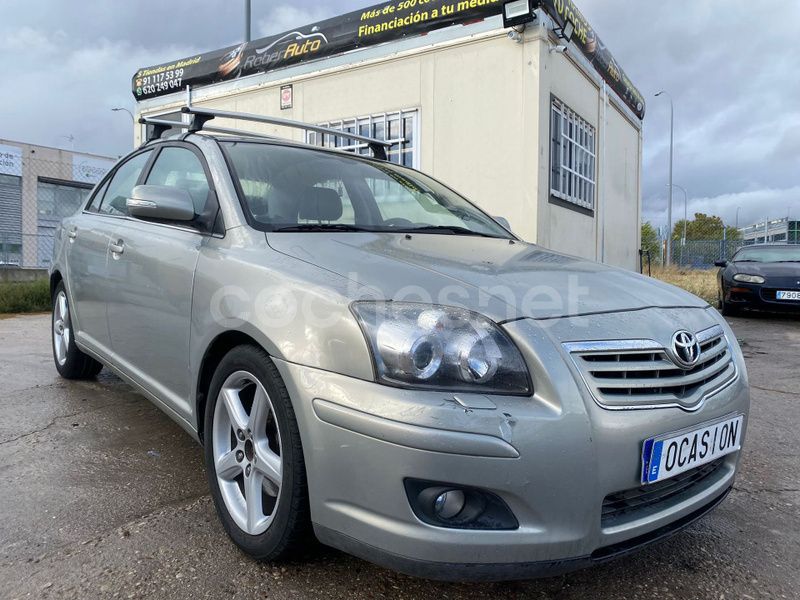 Gris / plata Usado 2008 Toyota Avensis Executive Berlina | 4899 € (Buen precio) - Imagen 1/4