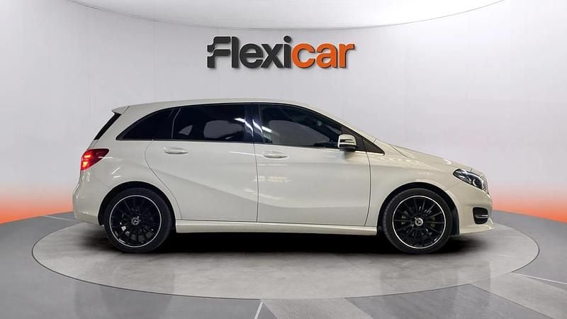Usado Mercedes B200 136 CV (100 kW) 2017 Blanco Monovolumen