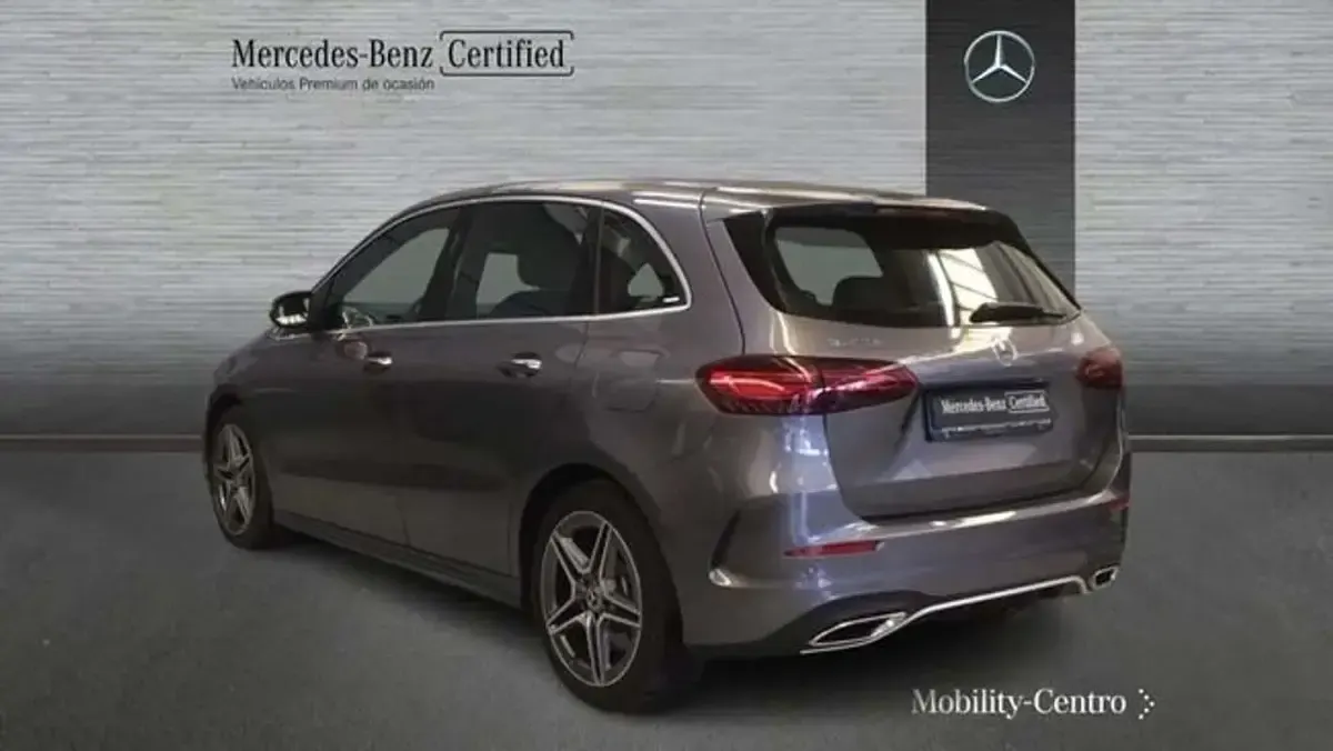 Usado Mercedes E250 163 CV (119 kW) 2025 Gris Familiar