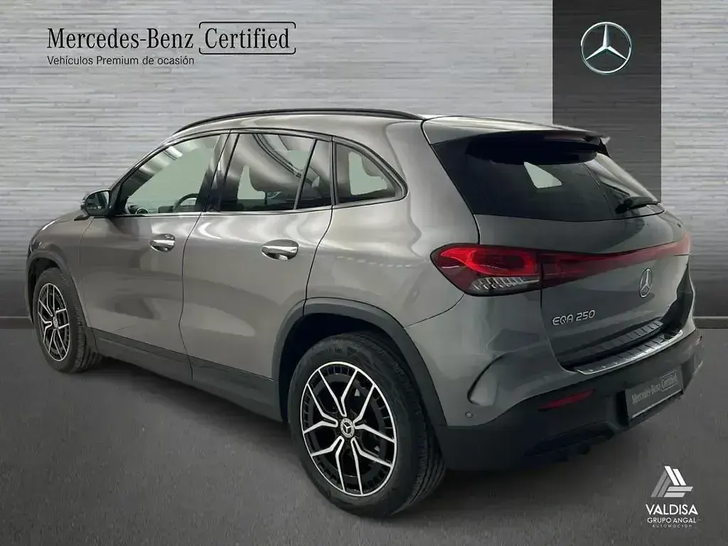 Usado Mercedes EQA250 AMG line 139 kW (190 CV) 2021 Gris / plateado SUV