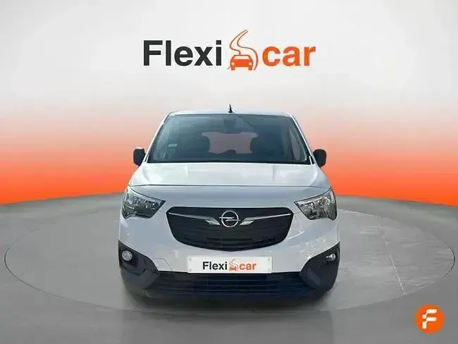 Usado Opel Combo Expression 100 CV (73 kW) 2019 Blanco Monovolumen