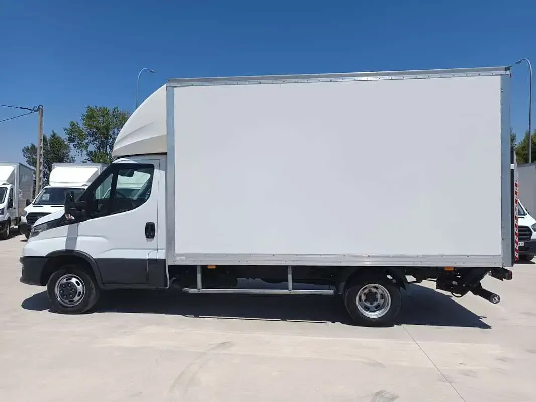 Usado Iveco Daily 159 CV (116 kW) 2022 Van