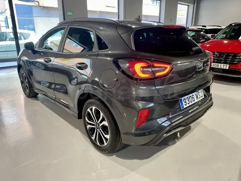 Usado Ford Puma ST-Line 125 CV (91 kW) 2024 Gris / plata SUV